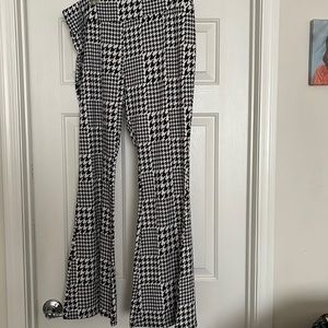 Black and white wide leg pants